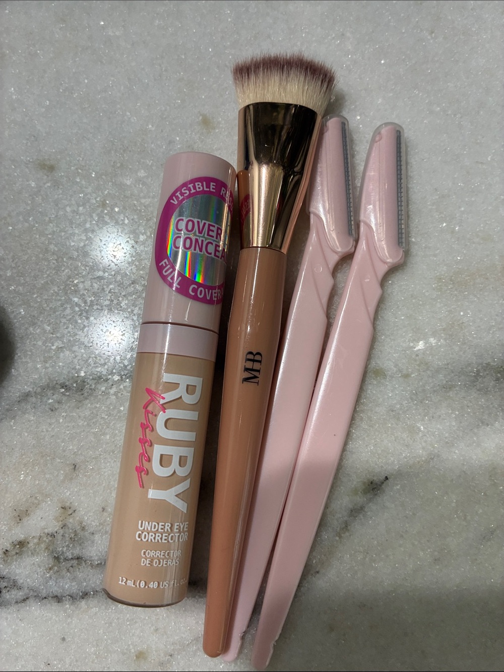 Makeup bundle - Picture 16 of 17